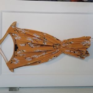 Banana Republic, pleated mustard & floral sleevless shirt
